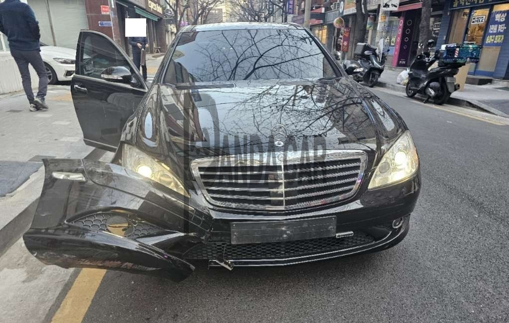 2008 Mercedes-Benz S550 4MATIC, photograph 1