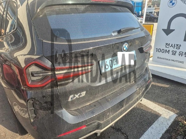 2024 BMW iX3 M Sport, photograph 5