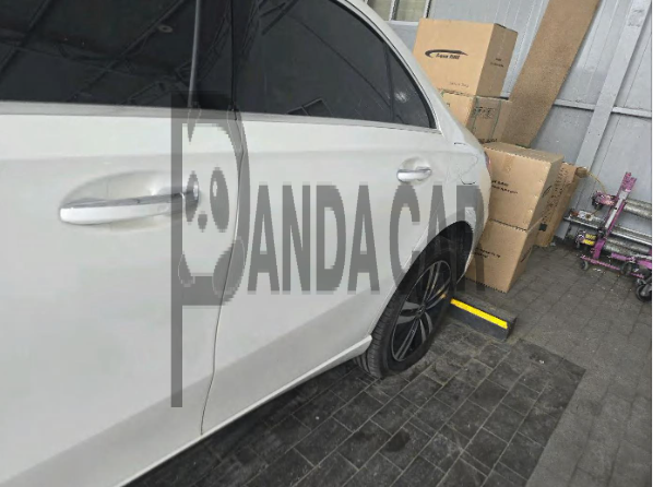 2022 Mercedes-Benz A220, photograph 4