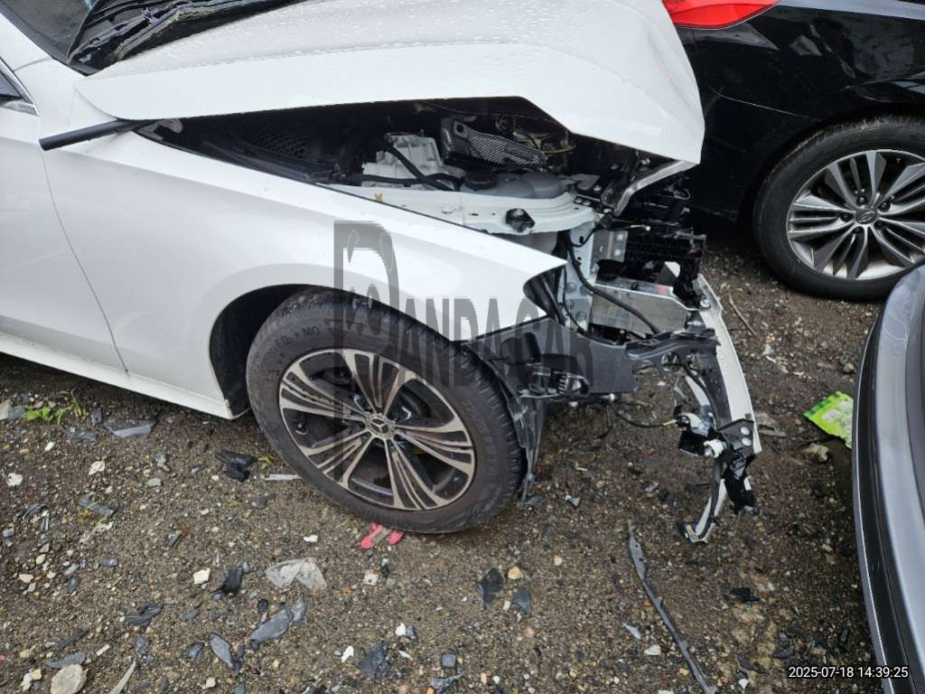 2024 Mercedes-Benz E 200, photograph 4