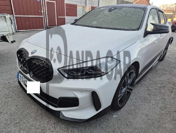 2021 BMW 118d, photograph 1