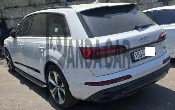 2023 Audi Q7 55 TFSI quattro, photograph 3