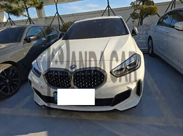 2024 BMW M135i xDrive, photograph 1