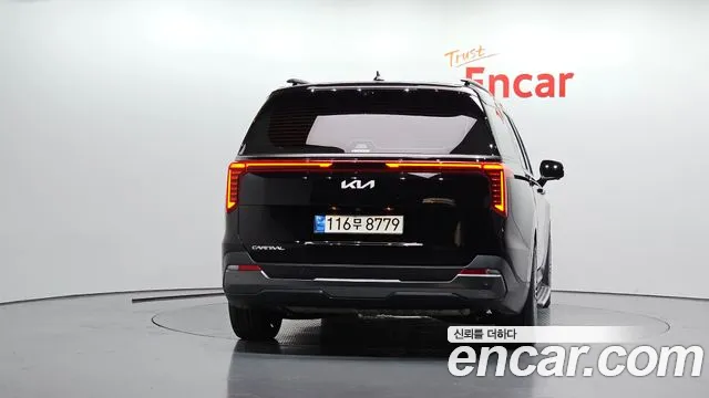 Kia Canival Gasoline 9-Seater Gravity — photo 1 of 33
