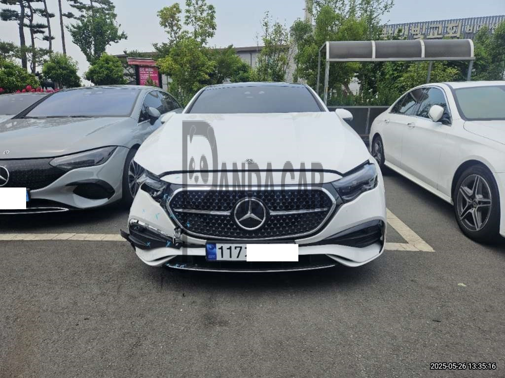 2025 Mercedes-Benz E 300 4MATIC, photograph 1