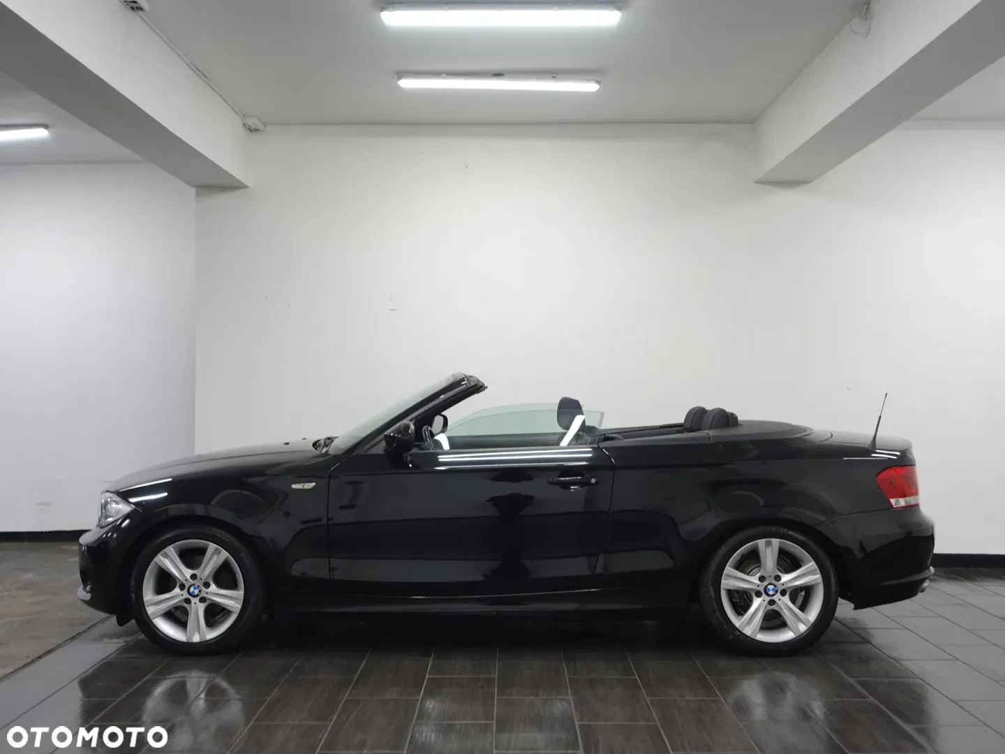 2011 BMW Seria 1, photograph 4