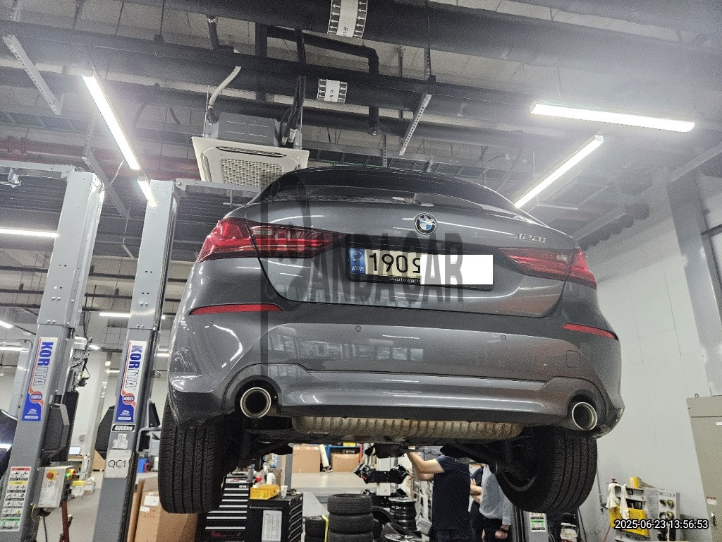 2022 BMW 120i, photograph 3
