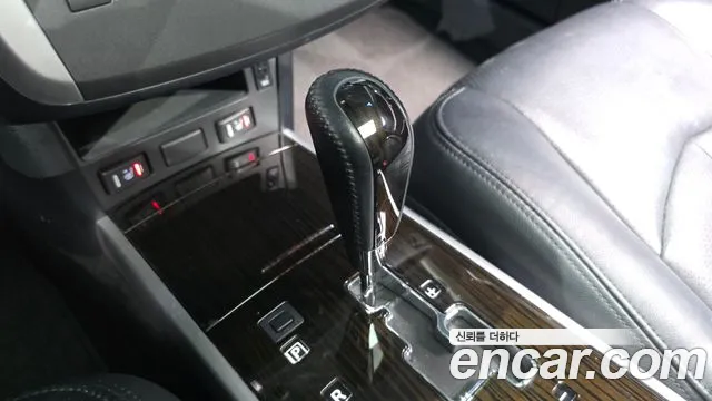 2010 Renault-KoreaSamsung SM7 LE, photograph 2