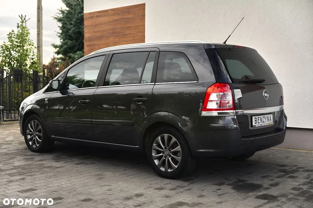 2011 Opel Zafira, photograph 11