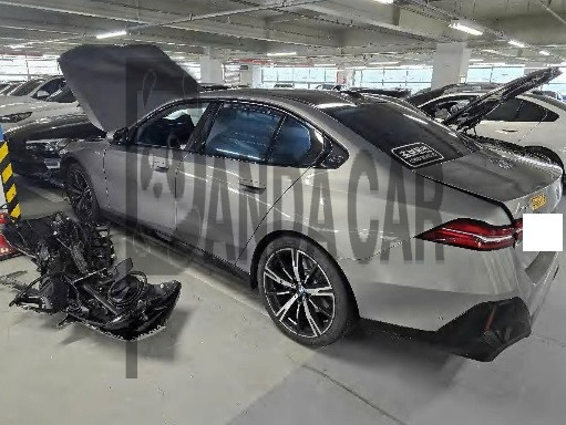 2025 BMW 530i xDrive, photograph 4