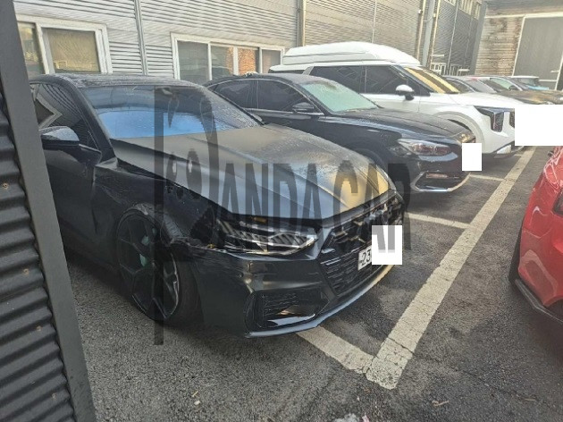 2020 Audi A7 55 TFSI quattro, photograph 2