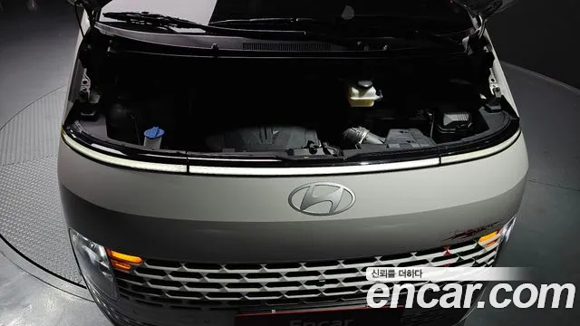 Hyundai Staria L3.5 Cargo 3-Seater — photo 1 of 33