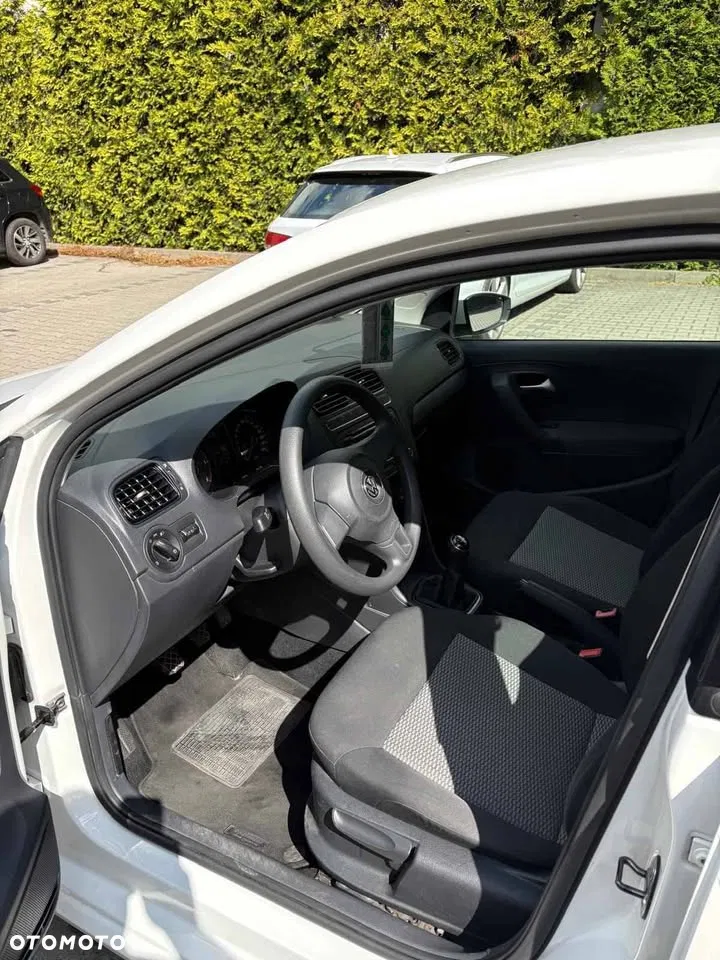 2014 Volkswagen Polo, photograph 5