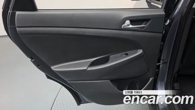2016 Hyundai Tucson Diesel 2.0 2WD, photograph 3