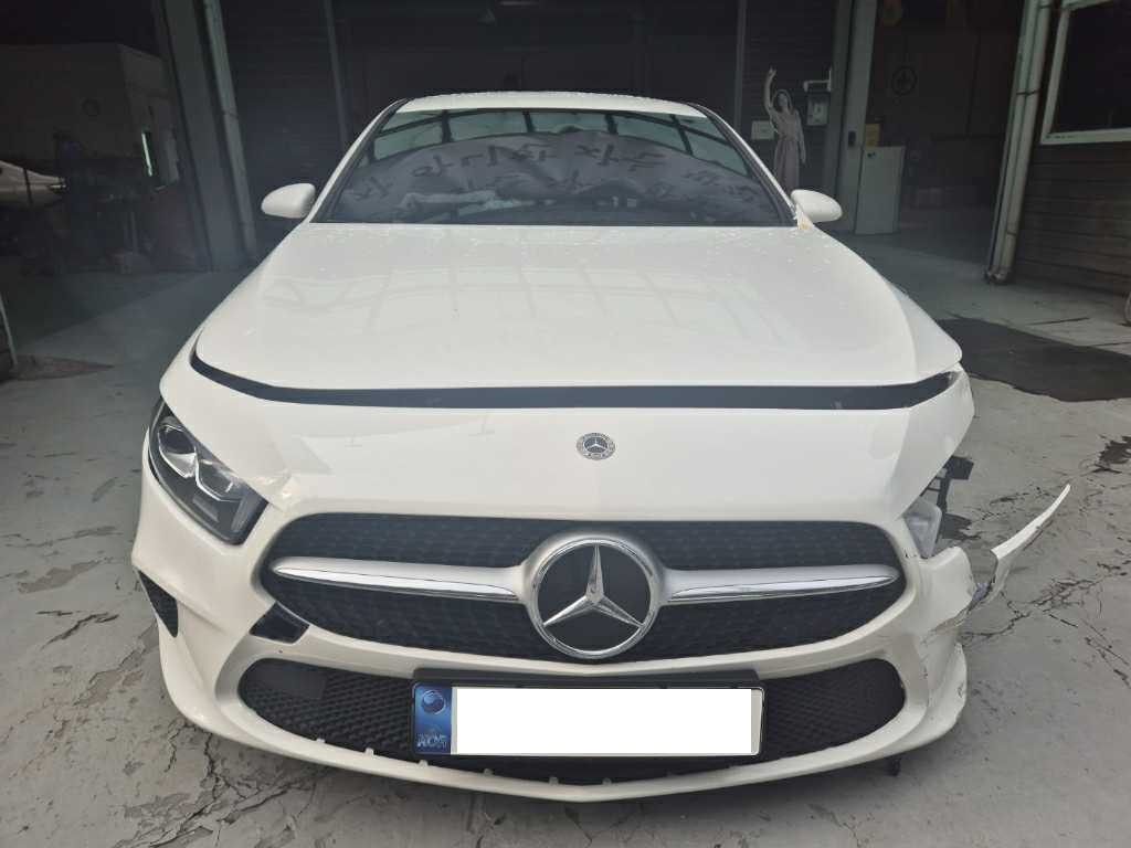 2021 Mercedes-Benz A220 Sedan, photograph 3
