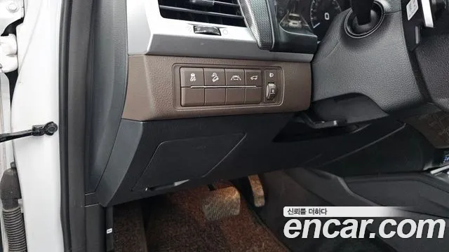 KG_Mobility_Ssangyong Rexton Diesel 2.2 4WD — photo 1 of 20