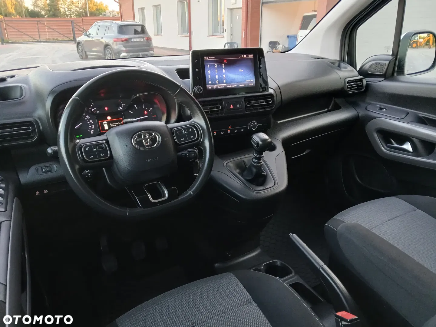2020 Toyota Proace City Verso Long 1.5 D-4D Business, photograph 7