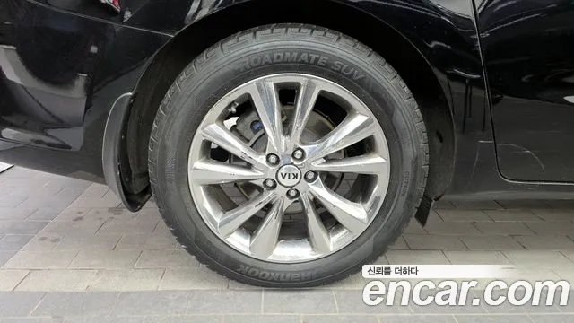 Kia Canival 9-Seater Noblesse Special — photo 1 of 20