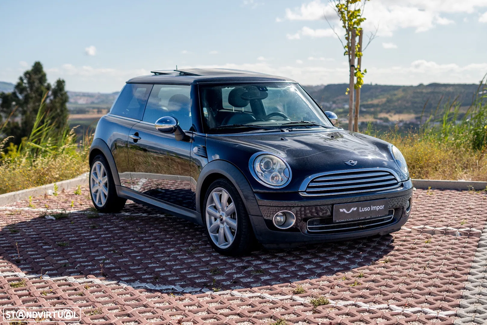 2009 MINI 3 Portas Cooper, photograph 1