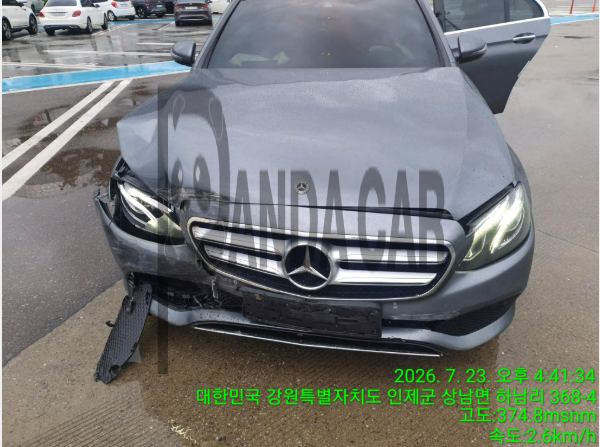 2019 Mercedes-Benz E300, photograph 6