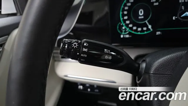 2022 Hyundai Grandeur 2.5, photograph 2