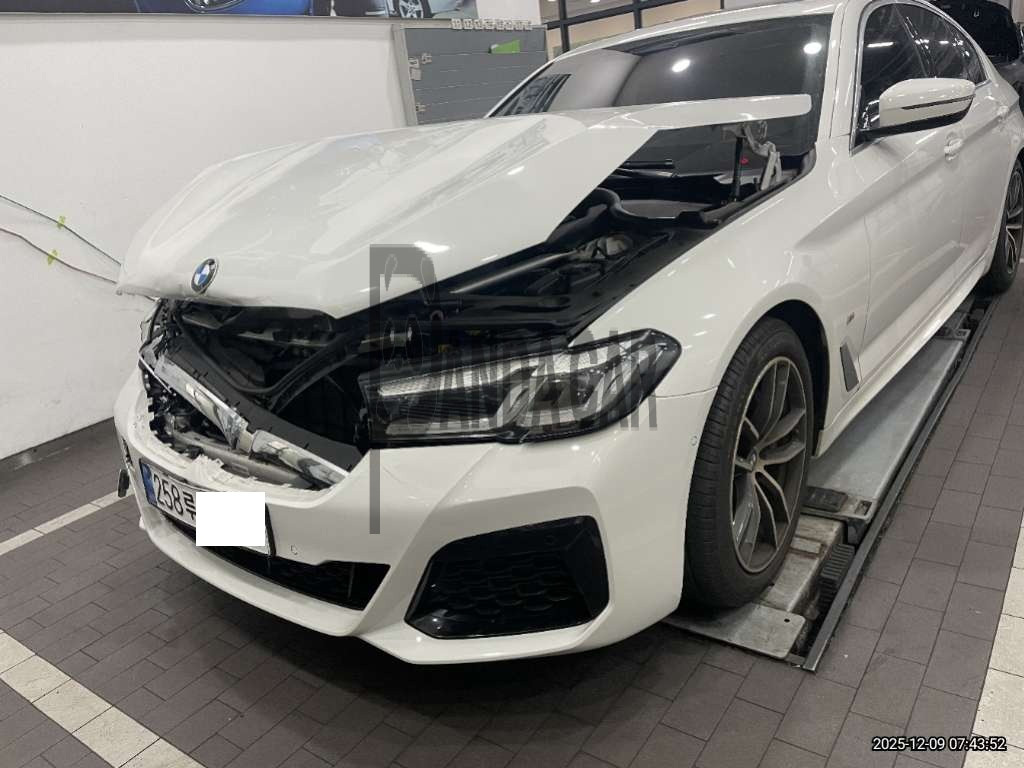 2023 BMW 520i, photograph 5