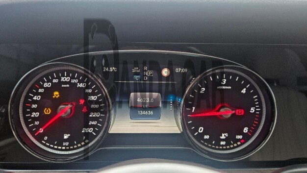 2019 Mercedes-Benz E220 d 4Matic, photograph 4