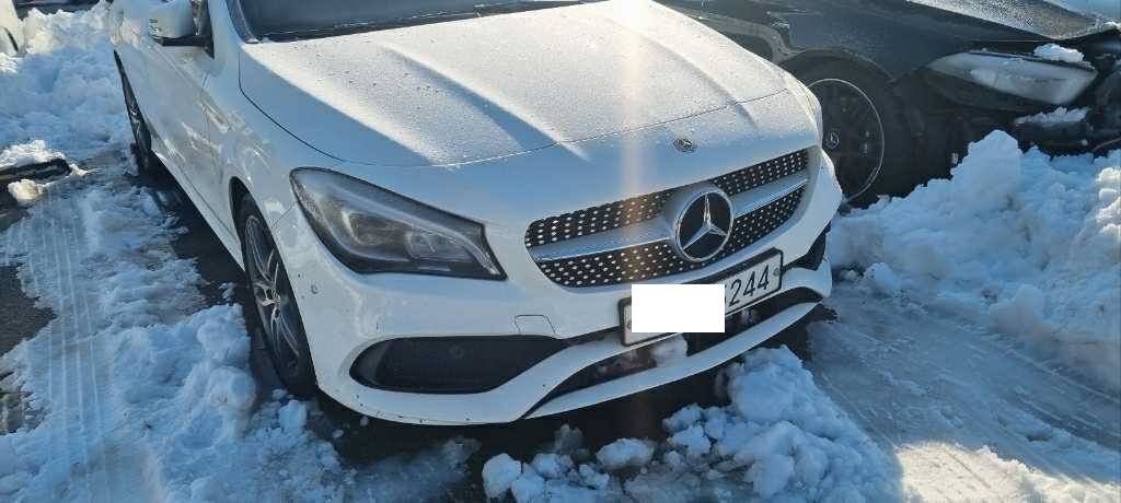 2018 Mercedes-Benz CLA220, photograph 1