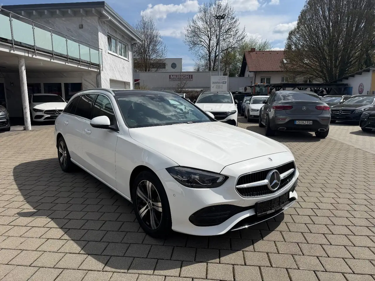 2022 Mercedes-Benz C 220 d T MBUX*Pano*AHK*Ambi*Navi, photograph 3