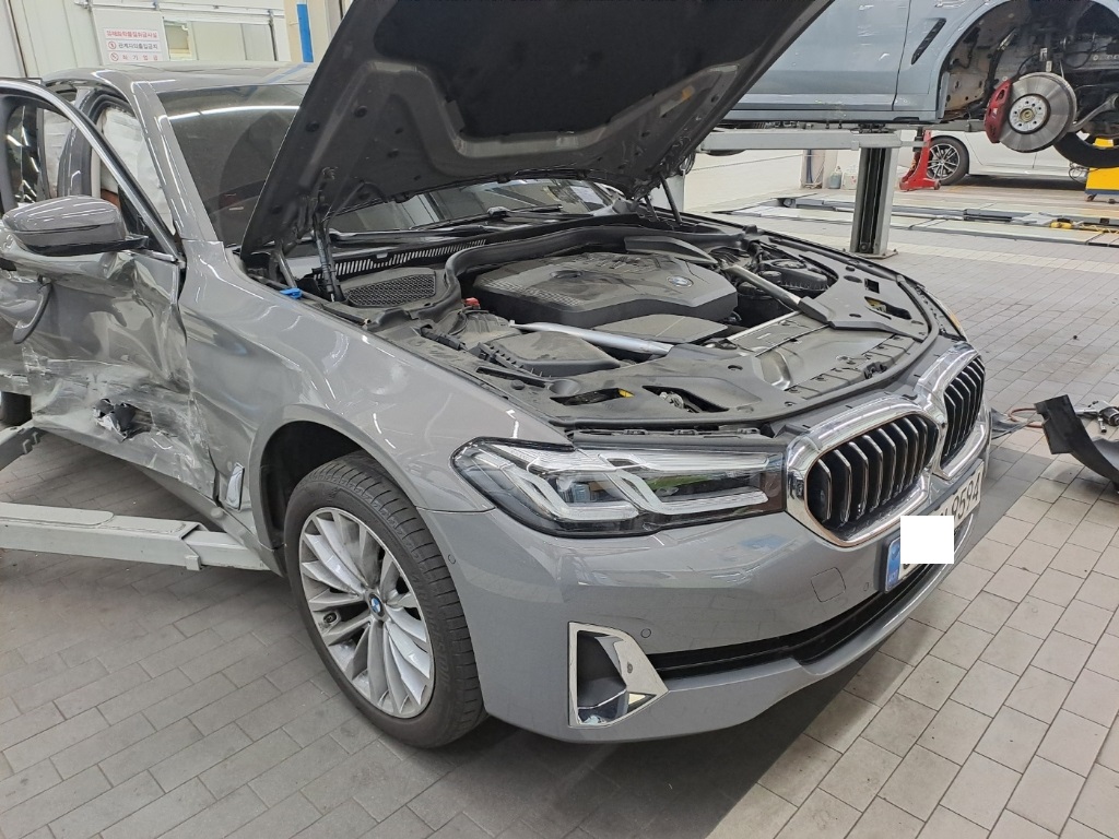 2021 BMW 520i, photograph 3