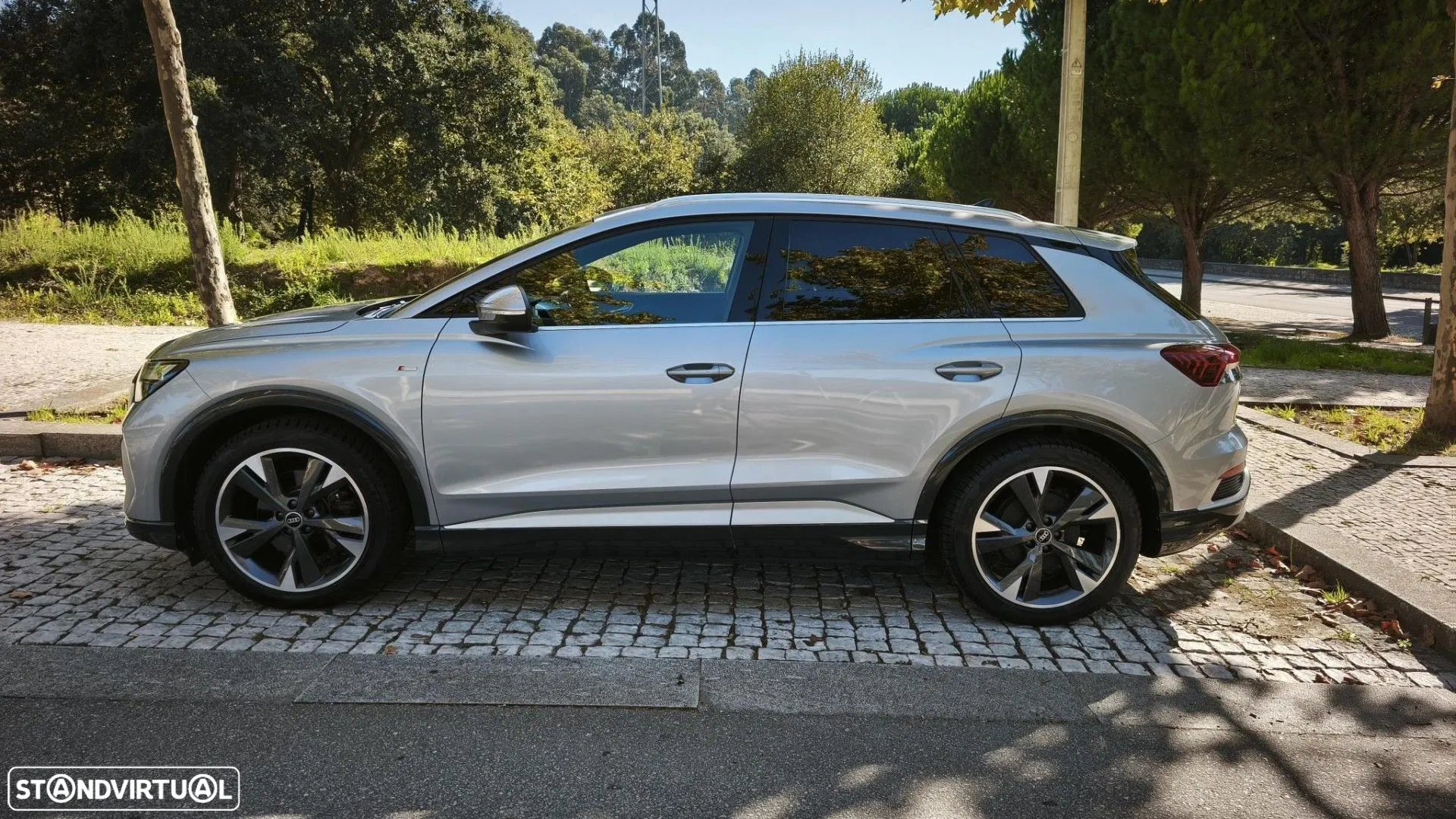 2022 Audi Q4 e-tron, photograph 5
