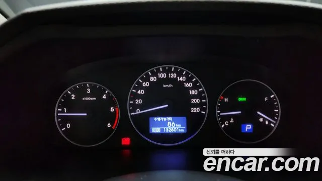 2018 Hyundai Starex Urban 9-Seater, photograph 8