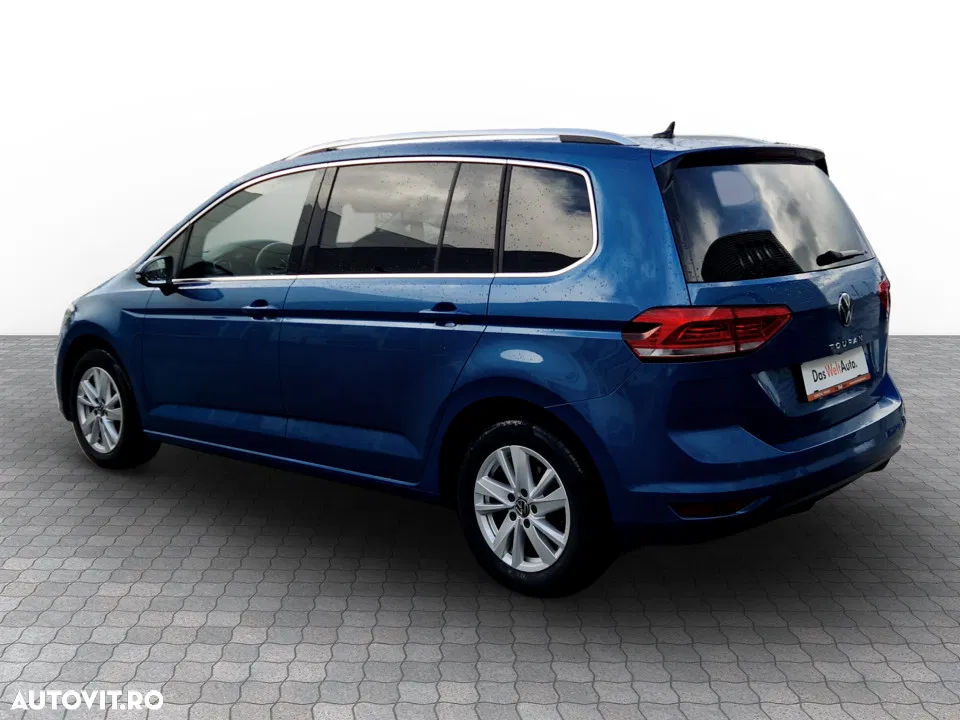 2022 Volkswagen Touran 1.5 TSI DSG Highline, photograph 3