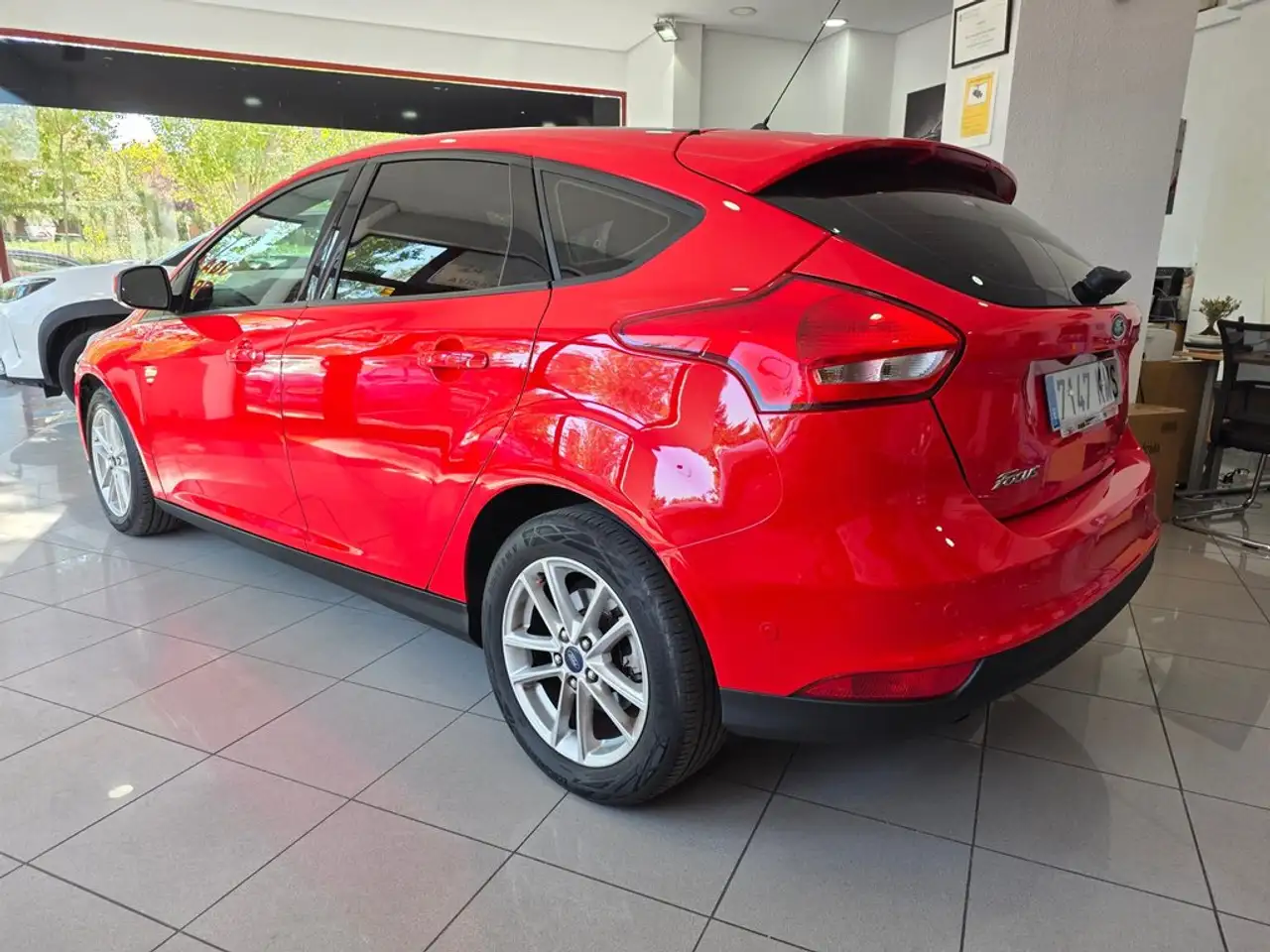 2018 Ford Focus 1.0 Ecoboost Auto-S&S Business 125, photograph 5