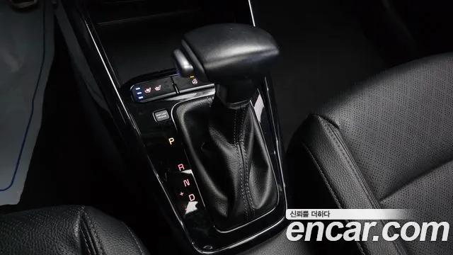 2019 Kia Stonic Diesel 1.6, photograph 2