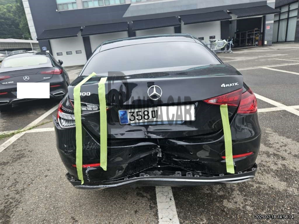 2024 Mercedes-Benz C 300 4MATIC, photograph 5