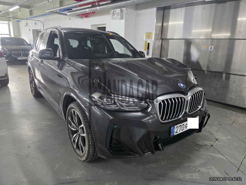 2024 BMW X3 xDrive30e, photograph 2