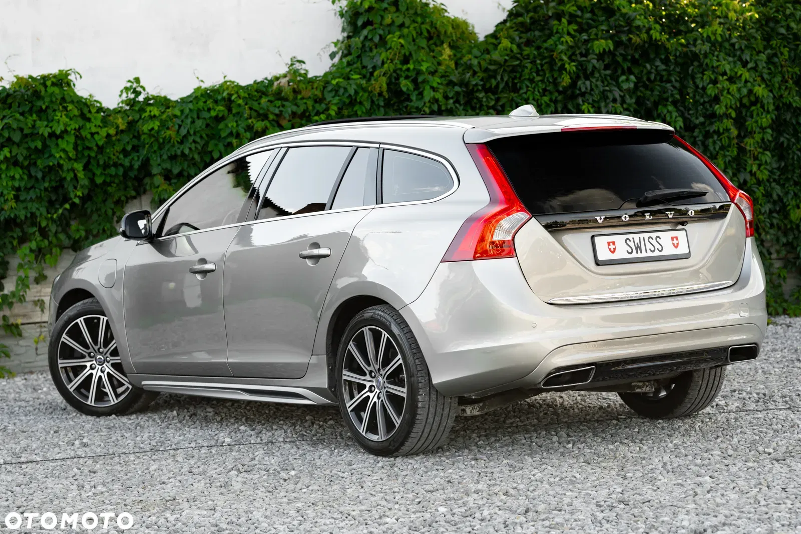 2014 Volvo V60 D6 AWD Plug-in Hybrid Momentum, photograph 8