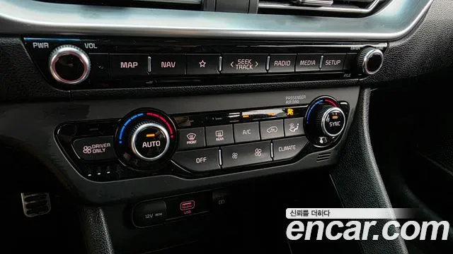 Kia Niro 1.6 HEV — photo 1 of 34