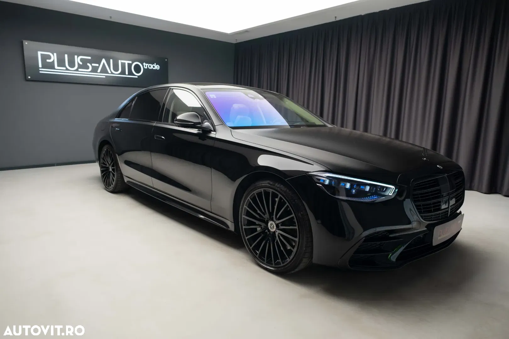 2020 Mercedes-Benz S, photograph 1