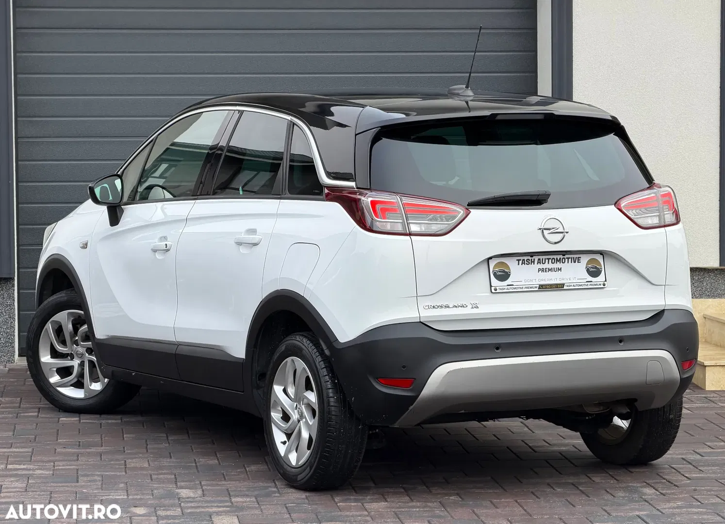 2020 Opel Crossland 1.2 Business Elegance, photograph 4