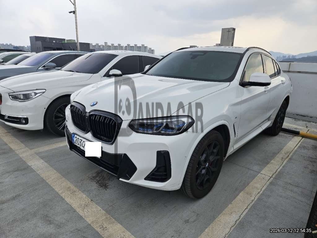 2022 BMW X4 xDrive20i, photograph 3