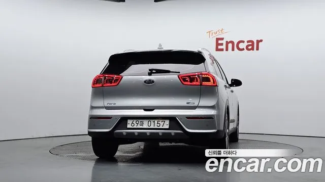 2016 Kia Niro Prestige, photograph 5