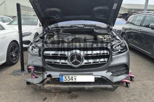 2022 Mercedes-Benz GLS400 d 4MATIC, photograph 2