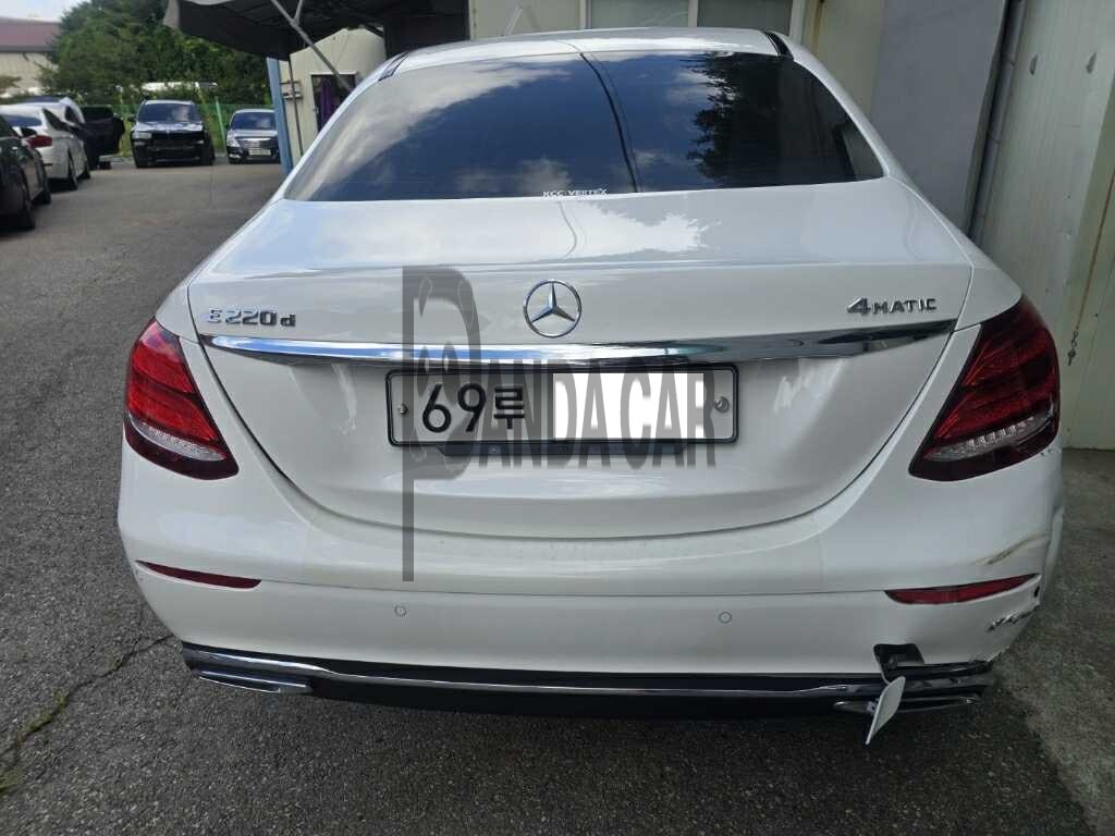 2019 Mercedes-Benz E220 d, photograph 1