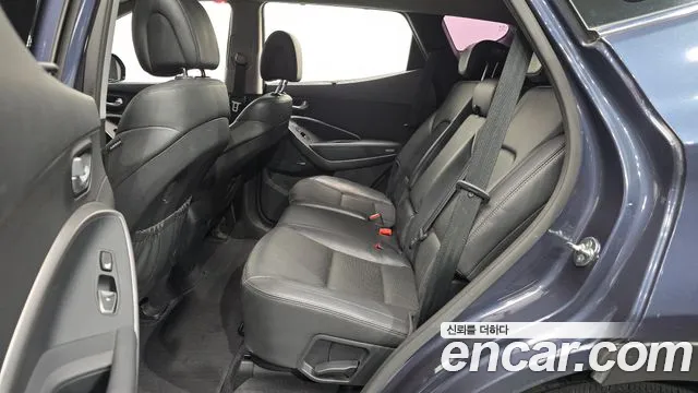 Hyundai Santafe Diesel(e-VGT) 2.0 2WD Exclusive — photo 1 of 30