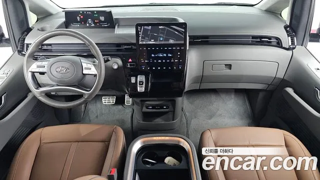 2023 Hyundai Staria 2WD Camping Car, photograph 2