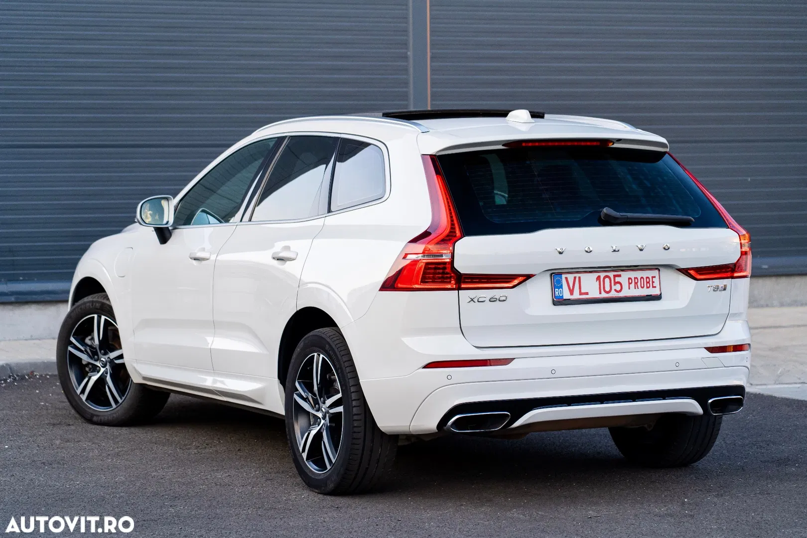 2018 Volvo XC 60 T8 Twin Engine AWD R-Design, photograph 3