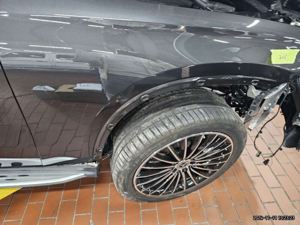 2023 Mercedes-Benz GLC300 4MATIC, photograph 5