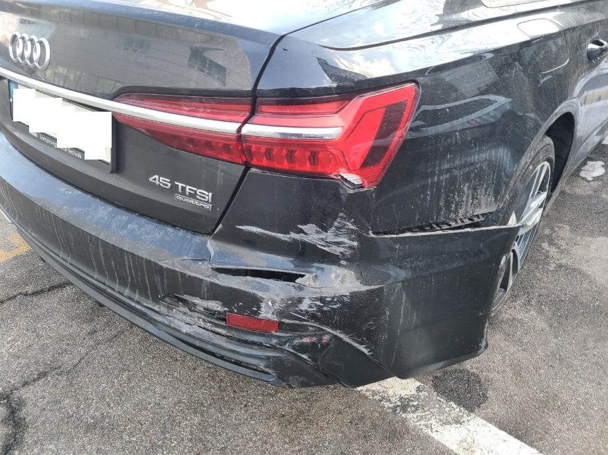 2022 Audi A6 45 TFSI quattro, photograph 2